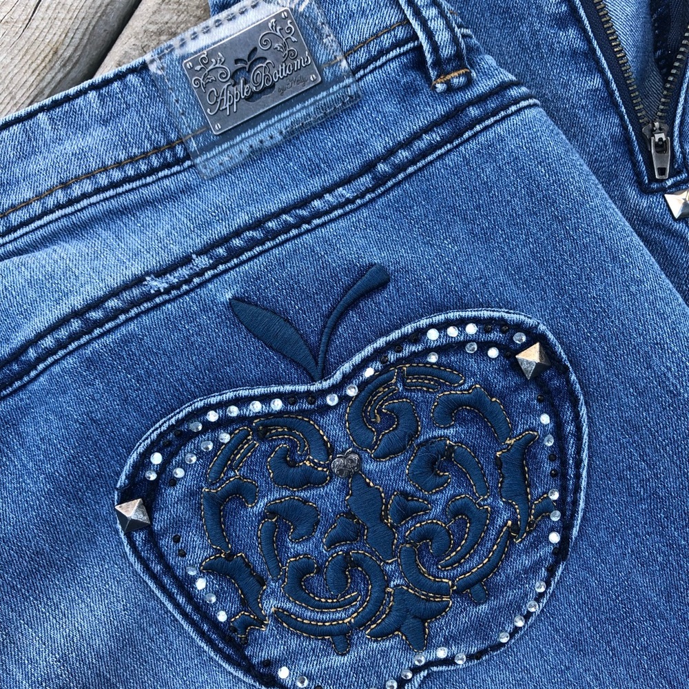 Women’s Apple Bottom Jeans, EUC, Medium Wash